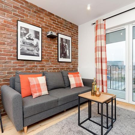 Movie Jacuzzi Apartment At The Main Station By Noclegi Renters Kraków Exteriör bild